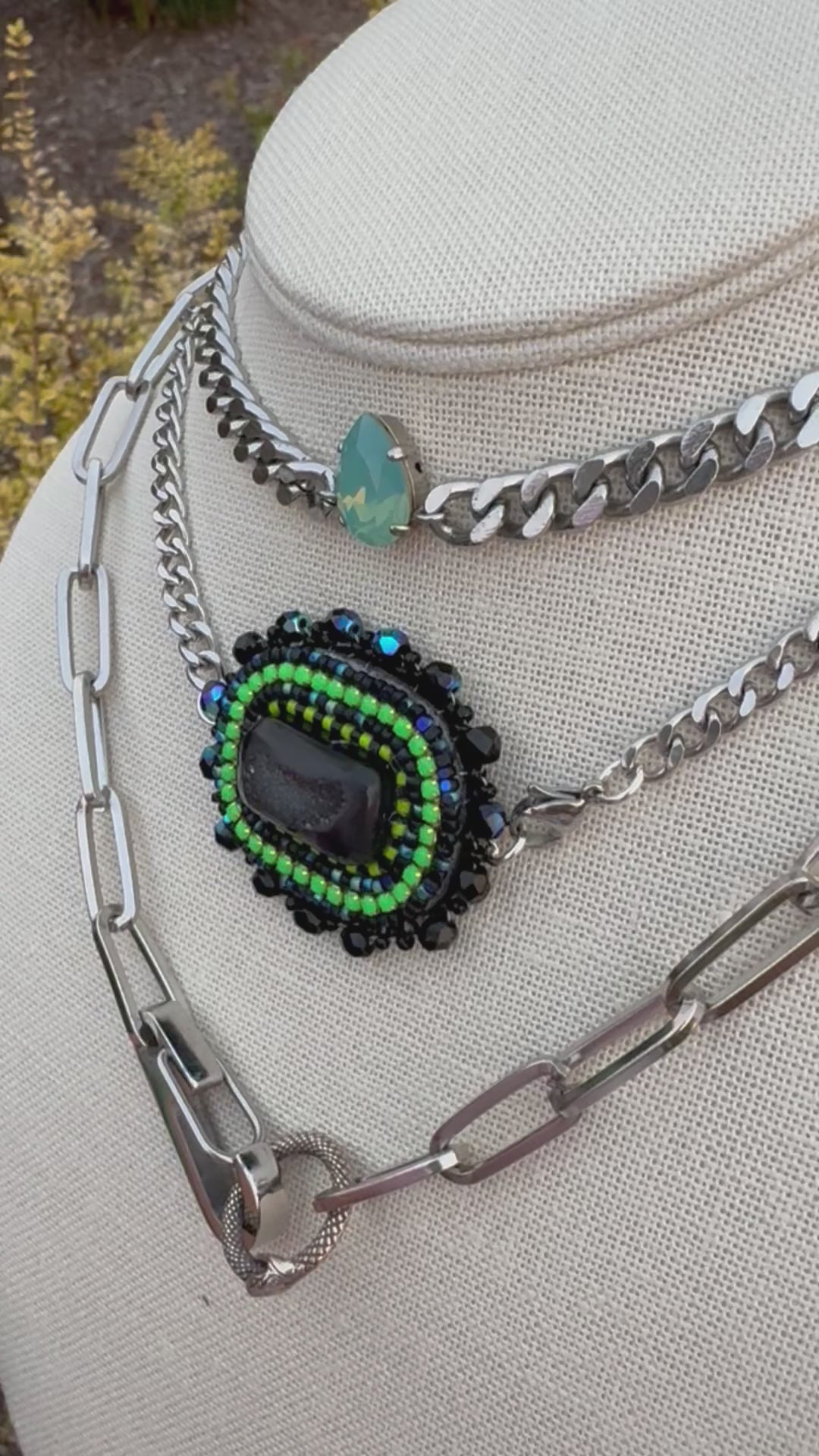 Neon choker